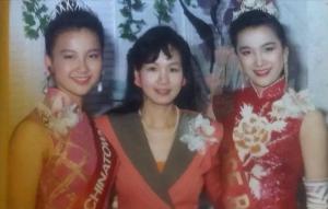 回顾李玟48年：父亲早逝，妈妈曾是北大校花，姐姐也曾因离婚抑郁-图9