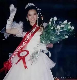 回顾李玟48年：父亲早逝，妈妈曾是北大校花，姐姐也曾因离婚抑郁-图10