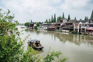 上海一日游理想去处，地铁直达还免费开放，颜值不输乌镇周庄同里