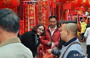 俗语：人无笑脸莫开店，会打圆场自落台，不仅仅说的是生意人哦