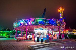 大连星海广场，为纪念香港回归而建，夜色下美轮美奂，千万别错过-图10