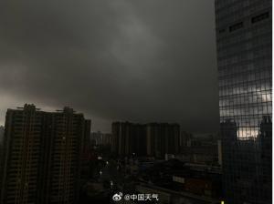 南昌发布冰雹红色预警，或致重雹灾