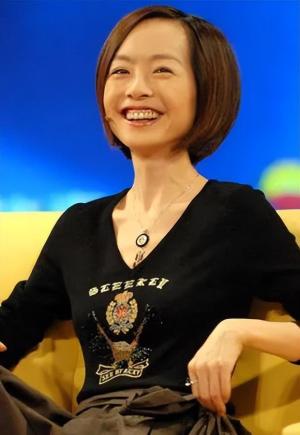 “访谈一姐”鲁豫一婚嫁美国人,二婚嫁给初恋,竟还和小鲜肉传绯闻-图9