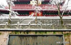 李白的夜宿山寺是很神秘的一首诗，有这两大谜团，至今未解  第1张