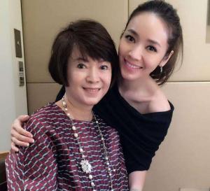 李靓蕾妈妈李瑶敏：女儿成“鉴渣达人”，她的情史才更劲爆  第3张