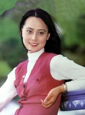 大宋佳：丈夫患病带女儿离开，转身赴美国嫁地产大亨，现状如何？  第10张