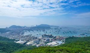 海陵岛天麓山，最高的视觉俯瞰海陵岛，风车教堂配山海，美如画卷-图2