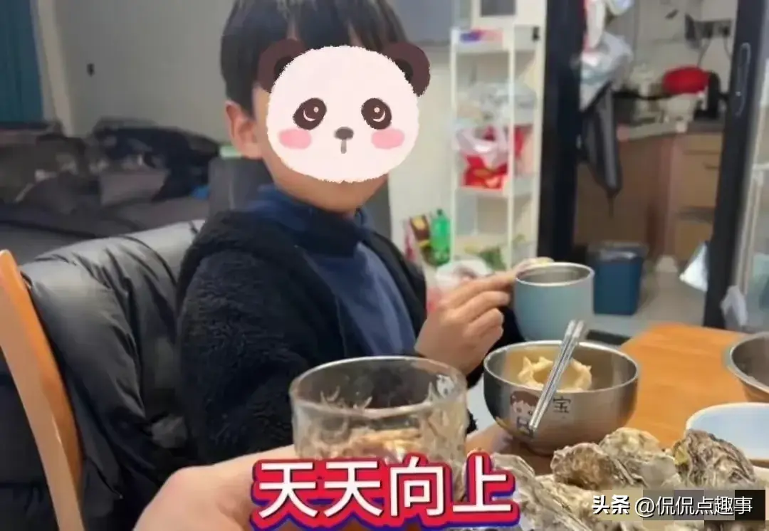 男子娶离异带娃女子，把继子当亲生儿子对待，继子态度引亲友争议