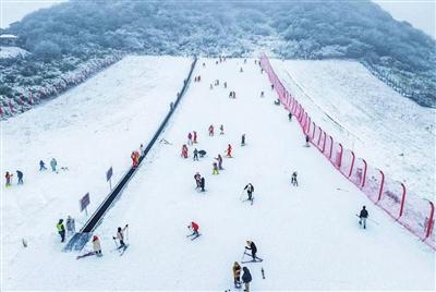 金佛山迎来今冬第一场雪