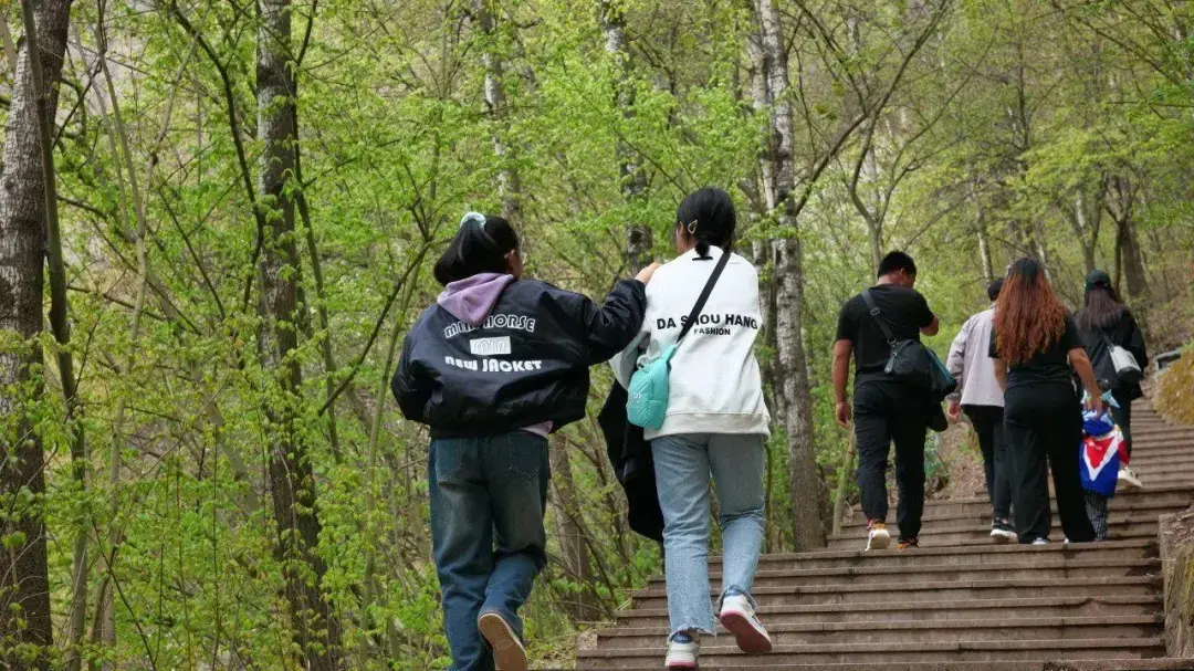 近郊游大热！兰州周边各大景区迎客流高峰  第3张