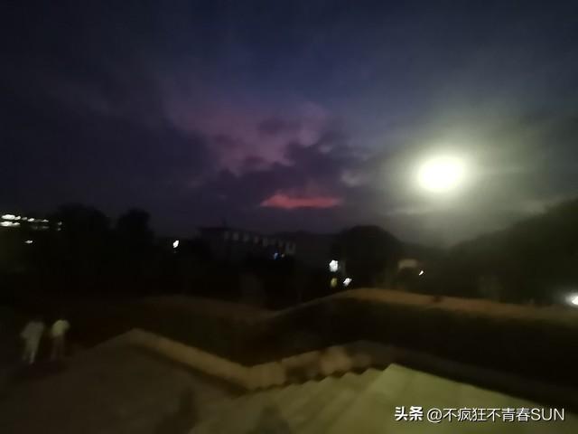 深夜哄女友入睡的温暖故事，让她梦中笑醒！