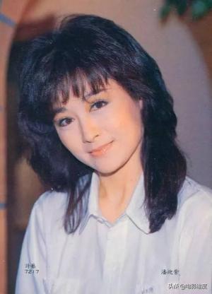 70岁潘迎紫婚姻坎坷，与陈鸿烈离婚后单身40年，如今容妆依旧精致  第18张