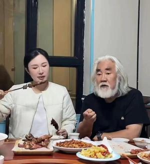 深扒之下，找到了杜星霖甘愿为张纪中忍受“钢丝穿乳”之痛的原因-图18