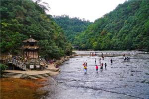 福建最有故事景区，一块石头4万平米，环境清幽，被称为宇宙之谜